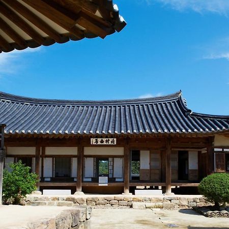 Bukchondaek Bed & Breakfast Andong Exterior photo
